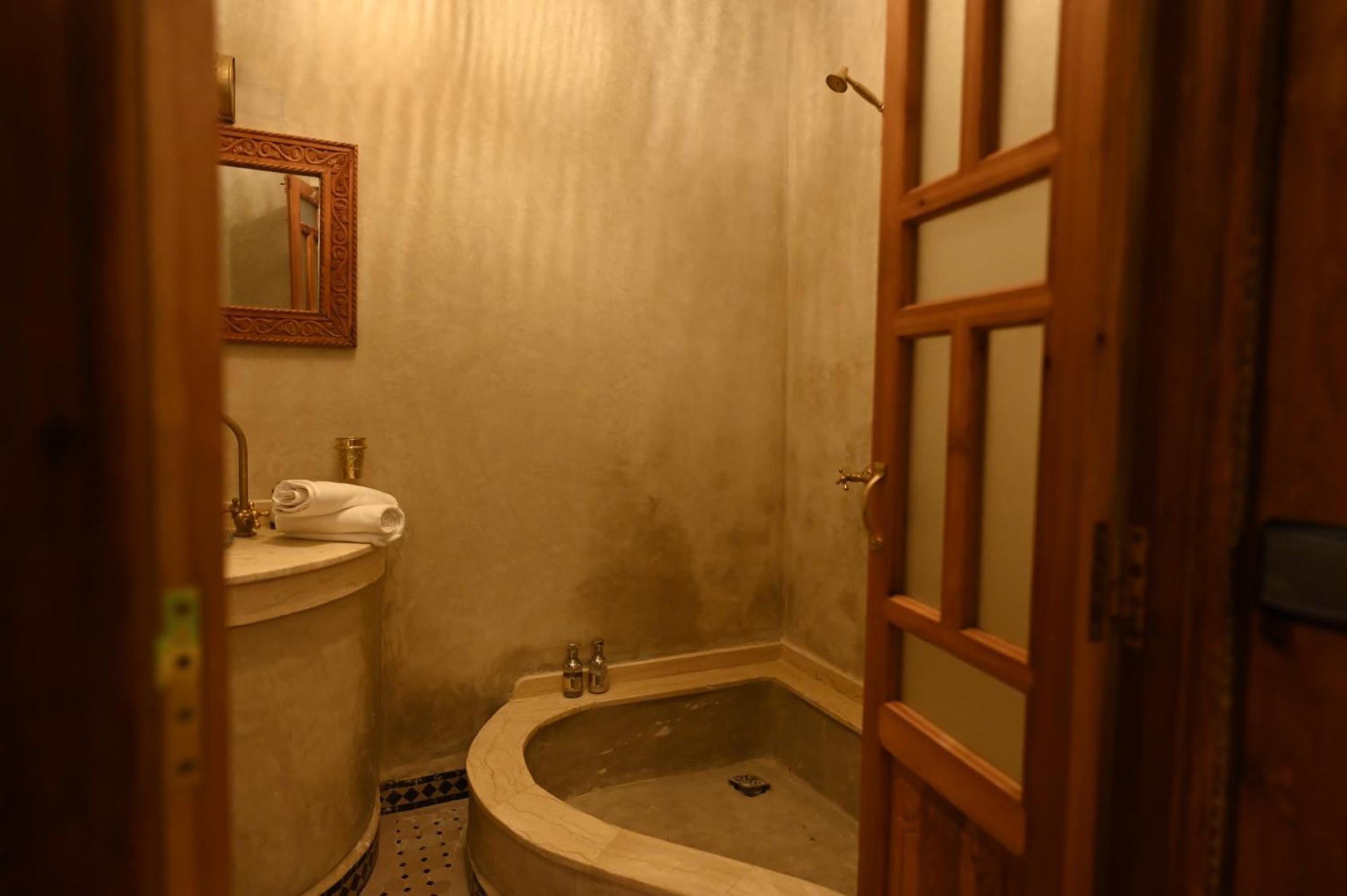 Riad Chez Henriette มาร์ราเกช ภายนอก รูปภาพ